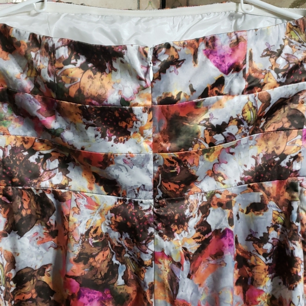 Womens strapless Spring dress. - Picture 4 of 7